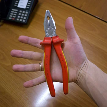 Knipex klešta kombinovana izolovana 1000V VDE 200mm 03 06 200 Knipex klešta kombinovana izolovana 1000V VDE 200mm 03 06 200
