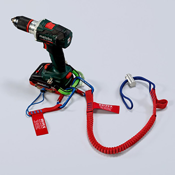 Knipex traka i karabiner za osiguranje alata od pada 6kg/13lbs 00 50 12 T BK Knipex traka i karabiner za osiguranje alata od pada 6kg/13lbs 00 50 12 T BK