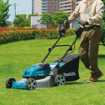 Makita akumulatorska kosilica DLM460Z Makita akumulatorska kosilica DLM460Z