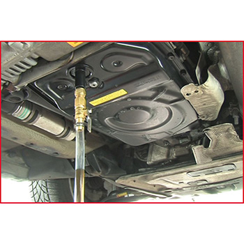 KS Tools univerzalni sistem za punjenje ulja u prenosnik sa 20-delnim setom adaptera 150.9275 KS Tools univerzalni sistem za punjenje ulja u prenosnik sa 20-delnim setom adaptera 150.9275