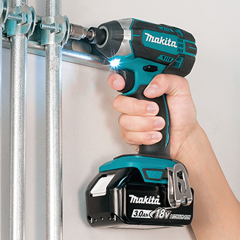 Makita LXT 18V komplet - akumulatorski udarni odvijač DTD152Z + akumulatorska bušilica-čekić DHR202Z + punjač + 2 baterije + torba-5