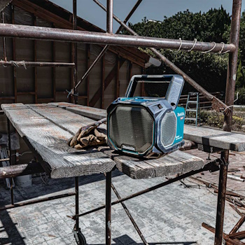 Makita akumulatorski Bluetooth zvučnik XGT 40 V max / LXT 18 V / AC MR014G Makita akumulatorski Bluetooth zvučnik XGT 40 V max / LXT 18 V / AC MR014G