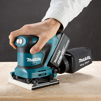 Makita akumulatorska vibraciona brusilica 18V LXT DBO480Z Makita akumulatorska vibraciona brusilica 18V LXT DBO480Z
