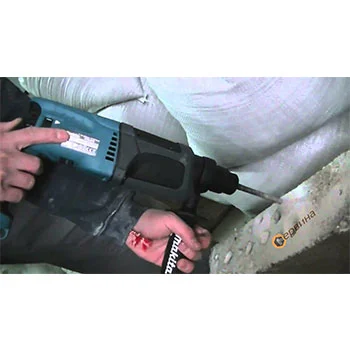 Makita čekić-bušilica HR2470-2 Makita čekić-bušilica HR2470-2