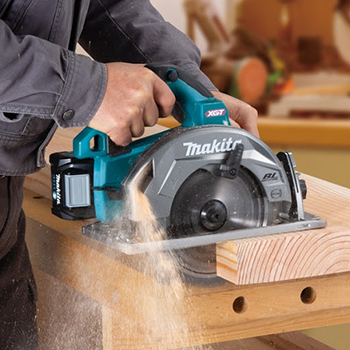 Makita akumulatorska ručna kružna testera XGT 40V 4,0Ah HS003GM201 Makita akumulatorska ručna kružna testera XGT 40V 4,0Ah HS003GM201