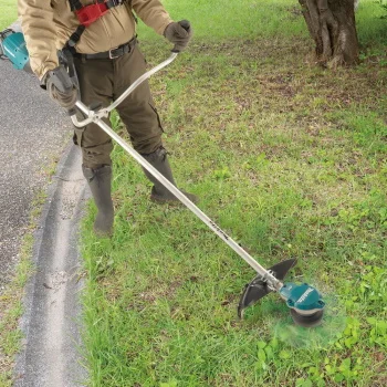 Makita akumulatorska kosa/trimer UR002GZ01 Makita akumulatorska kosa/trimer UR002GZ01