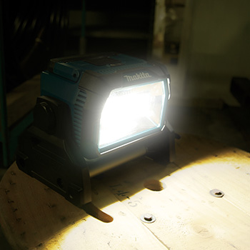 Makita akumulatorska LED lampa reflektor LXT DEADML809-8