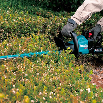 Makita akumulatorske makaze za živu ogradu 600mm XGT 40V UH008GZ + starter set XGT (2 x 4Ah BL4040 + brzi punjač DC40RA) 191L77-9-2