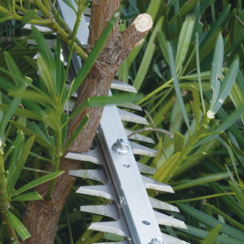Makita akumulatorske makaze za živu ogradu bez baterije i punjača 40V XGT  600mm UN001GZ + POKLON Makita baterija XGT Li-ion 40V/4.0Ah BL4040F 1910N6-8-3