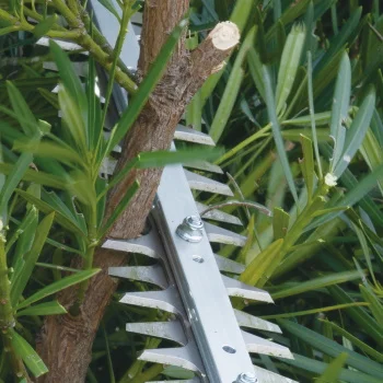 Makita akumulatorske makaze za živu ogradu bez baterije i punjača 40V XGT 600mm UN001GZ-3