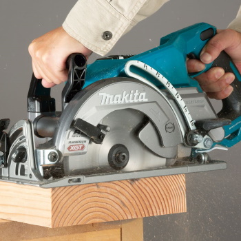 Makita akumulatorska kružna testera sa stražnjim rukohvatom 40V RS001GM101 Makita akumulatorska kružna testera sa stražnjim rukohvatom 40V RS001GM101