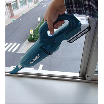 Makita akumulatorski usisivač CL183DZX Makita akumulatorski usisivač CL183DZX