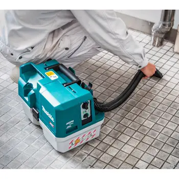 Makita akumulatorski usisivač 40V max XGT VC013GLZ01 Makita akumulatorski usisivač 40V max XGT VC013GLZ01