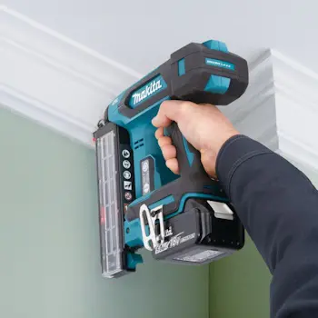 Makita aku zakivač 18V LXT DBN501Z-1 Makita aku zakivač 18V LXT DBN501Z-1