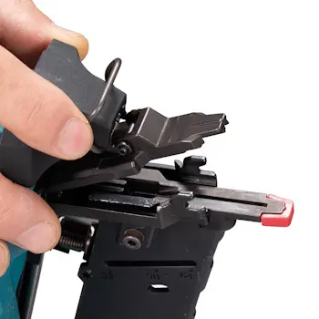Makita aku zakivač 18V LXT DBN601Z-6