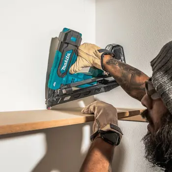 Makita aku zakivač 18V LXT DBN620Z-2 Makita aku zakivač 18V LXT DBN620Z-2