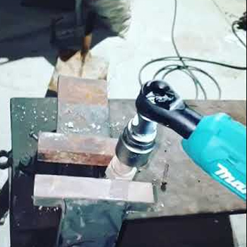 Makita akumulatorski zavrtač sa čegrtaljkom WR100DZ Makita akumulatorski zavrtač sa čegrtaljkom WR100DZ