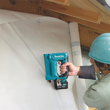 Makita akumulatorska spajalica ST113DZ Makita akumulatorska spajalica ST113DZ