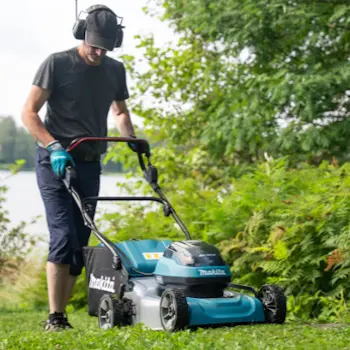 Makita akumulatorska potisna kosačica 18V LXT DLM466PT2 2x18V 46cm bezčetkasti motor-1