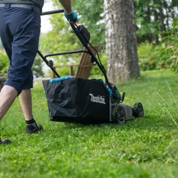 Makita akumulatorska potisna kosačica 18V LXT DLM466PT2 2x18V 46cm bezčetkasti motor-3