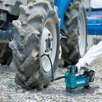 Makita akumulatorska pumpa 18V LXT DMP181Z-2