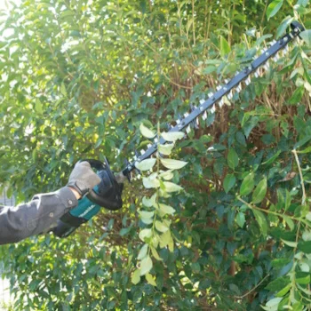 Makita akumulatorske makaze za živu ogradu 40V XGT UH007GZ-3