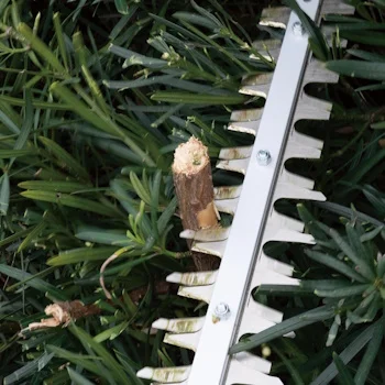 Makita akumulatorske makaze za živu ogradu UH020GZ-2