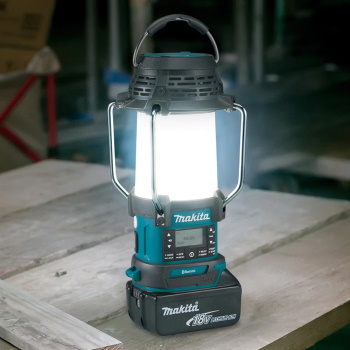 Makita akumulatorski radio sa fenjerom 14.4/18V DMR055 Makita akumulatorski radio sa fenjerom 14.4/18V DMR055