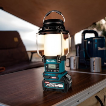 Makita akumulatorski radio sa fenjerom 40V XGT MR009GZ Makita akumulatorski radio sa fenjerom 40V XGT MR009GZ