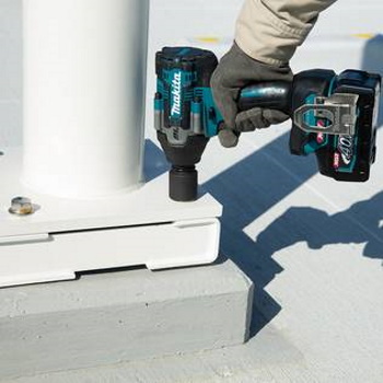 Makita akumulatorski udarni odvijač 40V XGT TW007GM201 Makita akumulatorski udarni odvijač 40V XGT TW007GM201