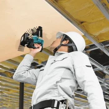 Makita akumulatorski zavrtač sa magacinom 18V bez baterije i punjača DFR551Z Makita akumulatorski zavrtač sa magacinom 18V bez baterije i punjača DFR551Z