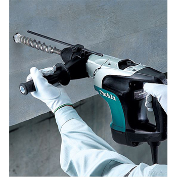 Makita čekić-bušilica HR4002 + poklon - set špiceva i sekača D-42450 Makita čekić-bušilica HR4002 + poklon - set špiceva i sekača D-42450