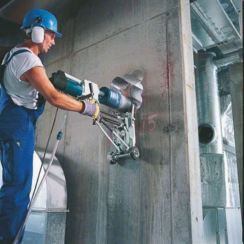 Makita dijamantska bušilica za suvo i mokro bušenje DBM230 Makita dijamantska bušilica za suvo i mokro bušenje DBM230