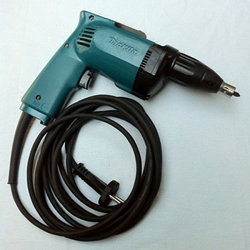 Makita zavrtač 6822 Makita zavrtač 6822