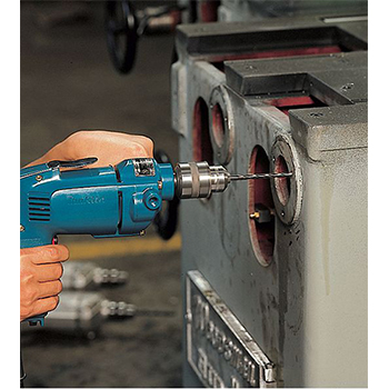 Makita bušilica - odvijač DP4700 Makita bušilica - odvijač DP4700