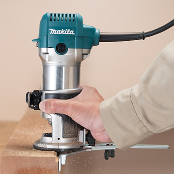 Makita glodalica 710W RT0702C-8