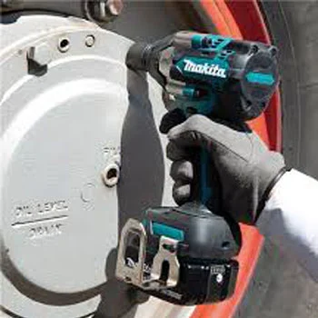 Makita akumulatorski udarni odvijač bez baterije i punjača 18V DTW701Z-2 Makita akumulatorski udarni odvijač bez baterije i punjača 18V DTW701Z-2