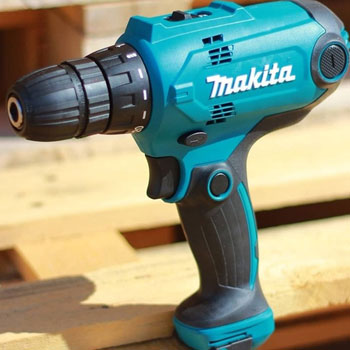 Makita udarna bušilica 320 W 10 mm HP0300 Makita udarna bušilica 320 W 10 mm HP0300