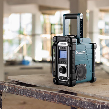 Makita akumulatorski radio DMR116 Makita akumulatorski radio DMR116