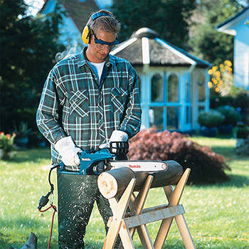 Makita električna lančana testera UC4551A Makita električna lančana testera UC4551A