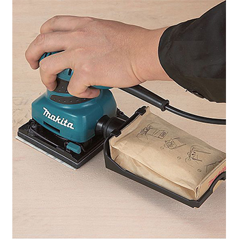 Makita vibraciona brusilica BO4555-1