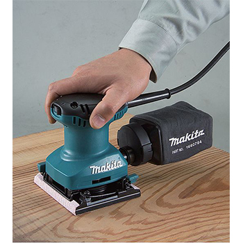 Makita vibraciona brusilica BO4557-1