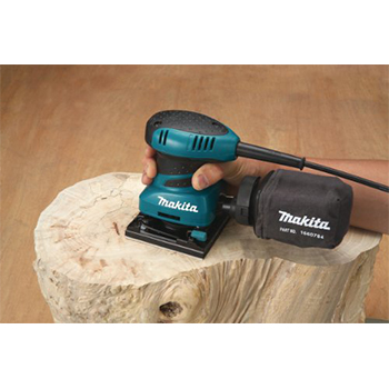 Makita vibraciona brusilica BO4555-2