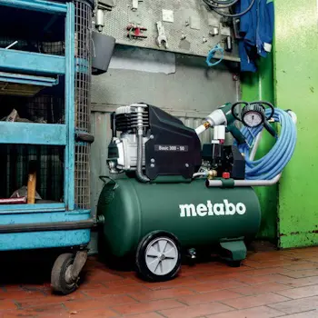 Metabo klipni kompresor sa uljnim podmazivanjem 10bar 18kW BASIC 300-50 601525000 Metabo klipni kompresor sa uljnim podmazivanjem 10bar 18kW BASIC 300-50 601525000