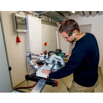Metabo kružna testera za sečenje sa funkcijom povlačenja KGSV 254 MC 615254000-4 Metabo kružna testera za sečenje sa funkcijom povlačenja KGSV 254 MC 615254000-4