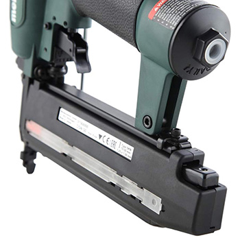 Metabo pneumatska heftalica za eksere DSN 50 601568500 Metabo pneumatska heftalica za eksere DSN 50 601568500