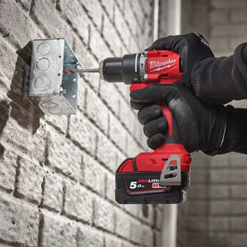 Milwaukee vibraciona bušilica odvijač M18 BLPDRC-202C 4933492822 Milwaukee vibraciona bušilica odvijač M18 BLPDRC-202C 4933492822