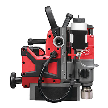 Milwaukee magnetna aku bušilica 18V 5Ah sa permanentnim magnetom M18FMDP-502C Milwaukee magnetna aku bušilica 18V 5Ah sa permanentnim magnetom M18FMDP-502C