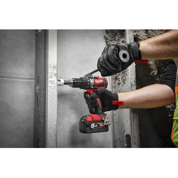 Milwaukee aku bušilica-odvijač 18V + 2x 5.0Ah baterija i punjač + HD Box M18 BLDD2-502X 4933464515 Milwaukee aku bušilica-odvijač 18V + 2x 5.0Ah baterija i punjač + HD Box M18 BLDD2-502X 4933464515