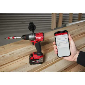 Milwaukee aku bušilica-odvijač 18V Gen 4 + 2x 5.0Ah baterija i punjač + HD Box M18 ONEDD3-502X FUEL ONE-KEY 4933492802-6 Milwaukee aku bušilica-odvijač 18V Gen 4 + 2x 5.0Ah baterija i punjač + HD Box M18 ONEDD3-502X FUEL ONE-KEY 4933492802-6